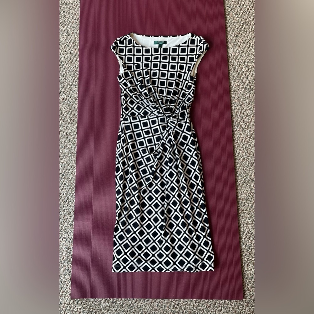 Ralph Lauren Woman’s Dress Size 4 Geometric Sleeveless Cap Sleeve Stretch Ruched